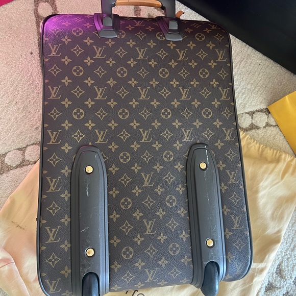 Authentic Louis Vuitton carry on monogram - Picture 12 of 16